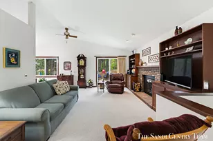 15967 Ryan Dr, Holland, MI 49424 - Photo 9