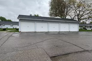 5646 Leisure S Dr SE, Grand Rapids, MI 49548 - Photo 15