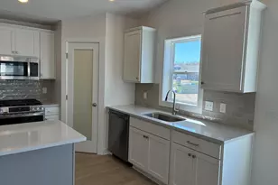15737 Hawley Dr, Grand Haven, MI 49417 - Photo 11