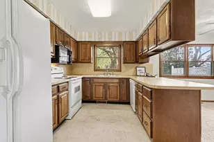 6118 Ormada Dr, Kalamazoo, MI 49048 - Photo 5