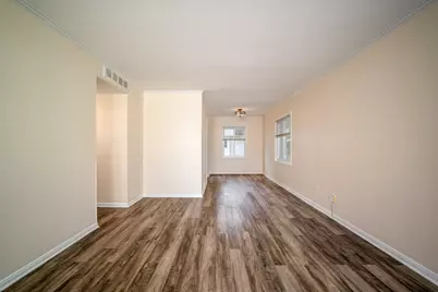 28465 N Clements Circle, Livonia, MI 48150 - Photo 5