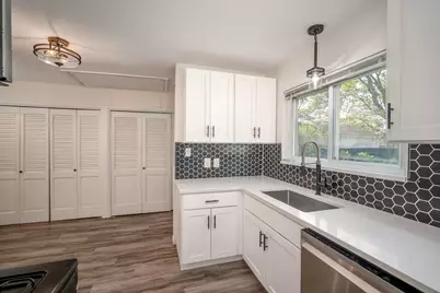 28465 N Clements Circle, Livonia, MI 48150 - Photo 7
