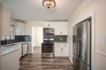28465 N Clements Circle, Livonia, MI 48150 - Photo 9