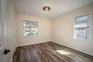 28465 N Clements Cir, Livonia, MI 48150 - Photo 11
