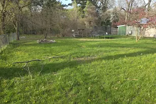 586 W River Rd, Muskegon, MI 49445 - Photo 17