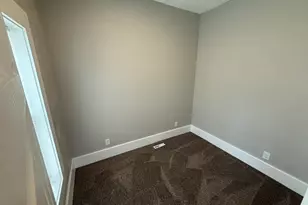 979 Scott St, Muskegon, MI 49442 - Photo 9