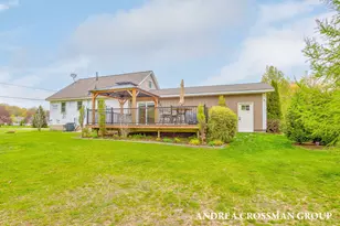 4684 Pine Dr, Holland, MI 49423 - Photo 3