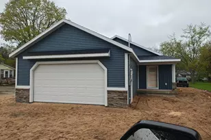 4655 Henry St, Norton Shores, MI 49441 - Photo 3