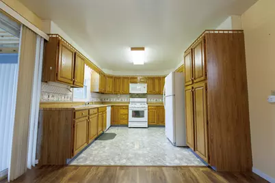 330 Johnson Street, Edmore, MI 48829 - Photo 7