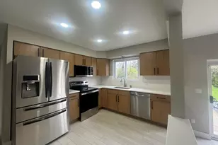26165 Cunningham Dr, Warren, MI 48091 - Photo 7