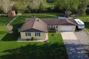 5934 Diane Dr, Berrien Springs, MI 49103 - Photo 3