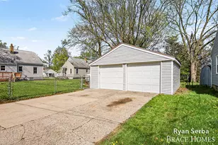 960 35th St SW, Wyoming, MI 49509 - Photo 25