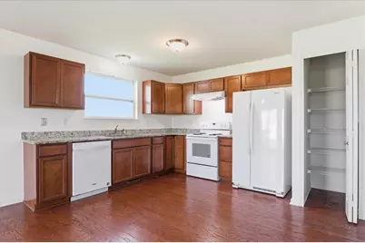 7062 Creekway Court, Ypsilanti, MI 48197 - Photo 5