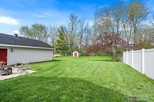245 Helen Dr, Rockford, MI 49341 - Photo 35