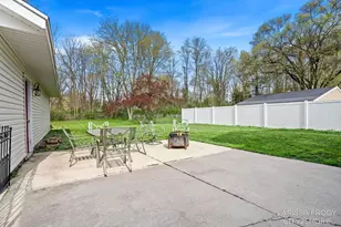 245 Helen Dr, Rockford, MI 49341 - Photo 37