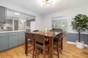 1027 Piccadilly Rd, Kalamazoo, MI 49006 - Photo 7