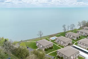 3622 Lakeshore Dr, Saint Joseph, MI 49085 - Photo 3