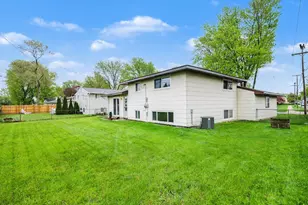12217 Wheaton Dr, Sterling Heights, MI 48313 - Photo 11
