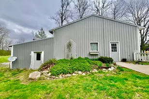 8056 Sawdey Rd, Jerome, MI 49249 - Photo 13