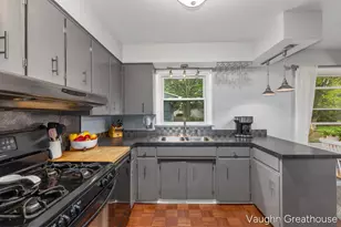 1501 Carlton Ave NE, Grand Rapids, MI 49505 - Photo 9