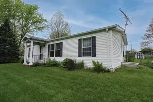 11082 Elizabeth Dr, Three Rivers, MI 49093 - Photo 3