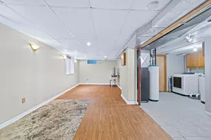 809 W Northrup St, Lansing, MI 48911 - Photo 11