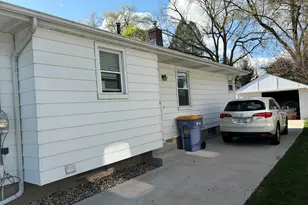 1019 Evelyn St NE, Grand Rapids, MI 49505 - Photo 3