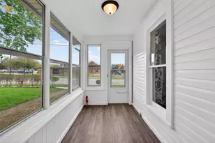 613 Hallett St, Jackson, MI 49202 - Photo 3
