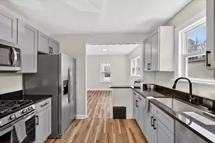 1047 Eastern Ave NE, Grand Rapids, MI 49503 - Photo 17