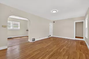 1047 Eastern Ave NE, Grand Rapids, MI 49503 - Photo 9