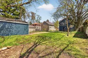 1047 Eastern Ave NE, Grand Rapids, MI 49503 - Photo 41