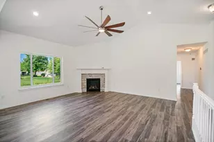 33845 Stevenson St, Clinton Twp, MI 48035 - Photo 3