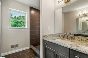 33845 Stevenson St, Clinton Twp, MI 48035 - Photo 11