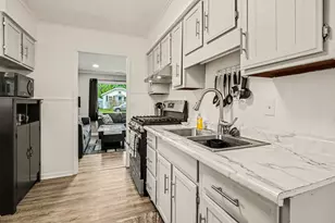 721 Washburn Ave, Kalamazoo, MI 49048 - Photo 9