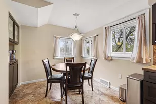 5610 Cascade Rd SE, Grand Rapids, MI 49546 - Photo 9