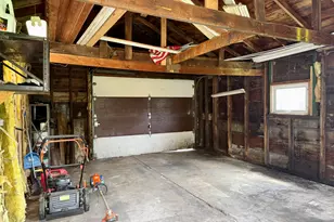 693 Mee St, Manistee, MI 49660 - Photo 25
