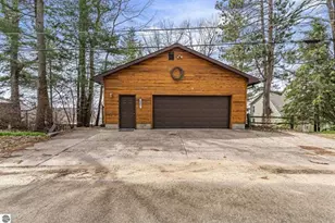 2301 E Lake Mitchell Dr, Cadillac, MI 49601 - Photo 7