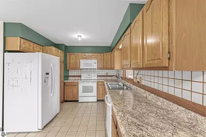 2301 E Lake Mitchell Drive, Cadillac, MI 49601 - Photo 17
