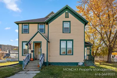 263 W Muskegon Avenue, Muskegon, MI 49440 - Photo 1