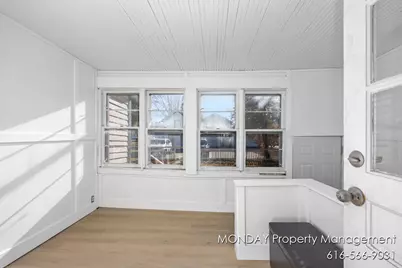 263 W Muskegon Avenue, Muskegon, MI 49440 - Photo 17