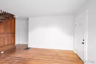 263 W Muskegon Ave, Muskegon, MI 49440 - Photo 5