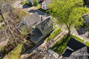 1302 Ford Ave NE, Grand Rapids, MI 49505 - Photo 17
