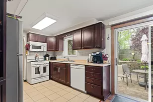 1470 54th St SE, Kentwood, MI 49508 - Photo 7