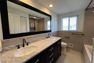 4033 Ramblewood Dr, Troy, MI 48085 - Photo 41