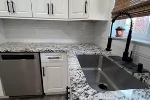 4033 Ramblewood Dr, Troy, MI 48085 - Photo 19