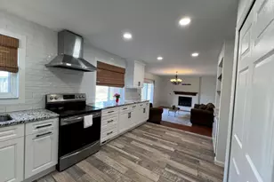 4033 Ramblewood Dr, Troy, MI 48085 - Photo 13