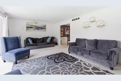 38457 James Drive, Clinton Twp, MI 48036 - Photo 5