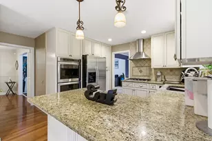38457 James Dr, Clinton Twp, MI 48036 - Photo 9