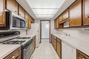 230 S State St, Zeeland, MI 49464 - Photo 5