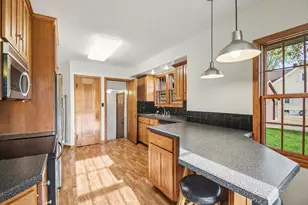 623 E Central Ave, Zeeland, MI 49464 - Photo 9